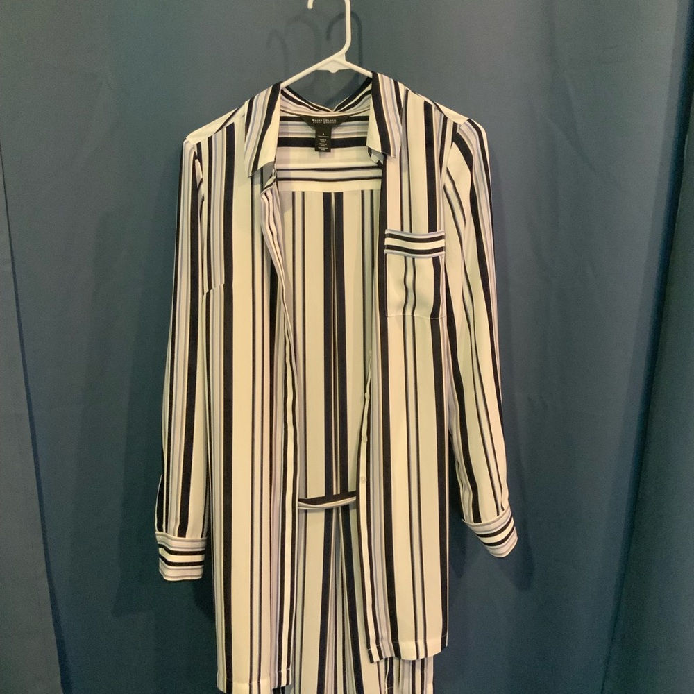 White House Black Market Long Blouse size 4